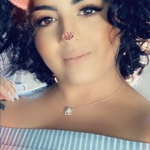 Meet your Posher, Rebeca